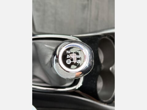 Peugeot 108 1.2 PureTech Allure Top! Euro 6 5dr 19