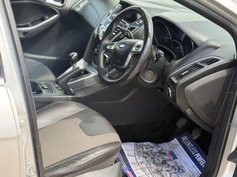 Ford Focus 1.0T EcoBoost Titanium X Euro 5 (s/s) 5dr 12