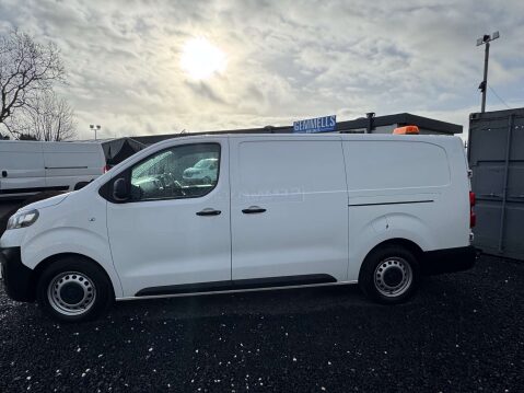 Vauxhall Vivaro 1.5 Vivaro F2900 Dynamic S/S 4