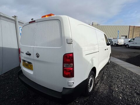 Vauxhall Vivaro 1.5 Vivaro F2900 Dynamic S/S 8