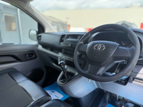 Toyota Proace 1.6 Proace Comfort 10