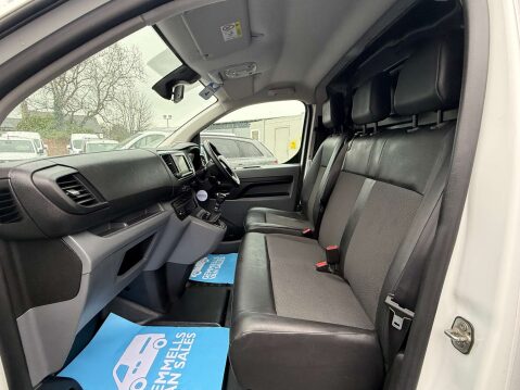 Vauxhall Vivaro 1.5 Vivaro 2900 Dynamic S/S 10