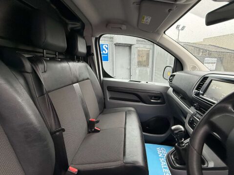 Vauxhall Vivaro 1.5 Vivaro 2900 Dynamic S/S 12