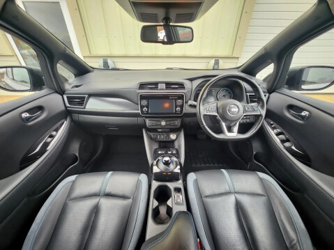 Nissan LEAF TEKNA 6