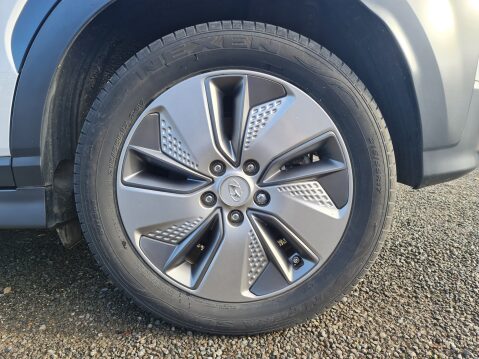 Hyundai KONA PREMIUM SE 24