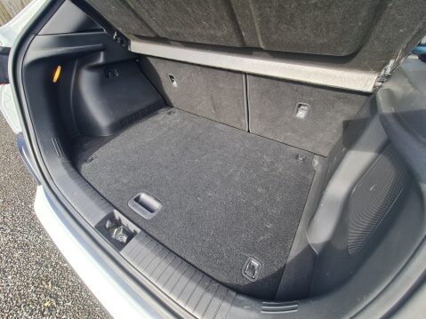 Hyundai KONA PREMIUM SE 14