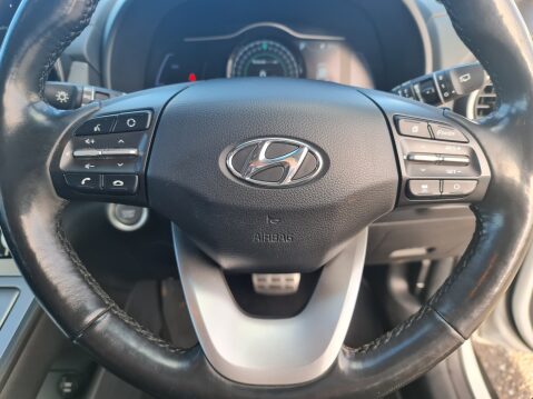 Hyundai KONA PREMIUM SE 16