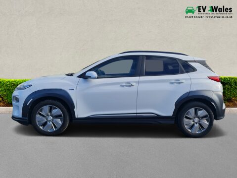 Hyundai KONA PREMIUM SE 6