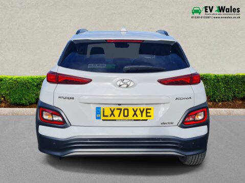 Hyundai KONA PREMIUM SE 8