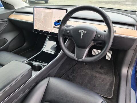 Tesla Model 3 PERFORMANCE AWD 16