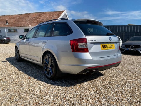Skoda Octavia 2.0 Octavia vRS TSi Semi-Auto 5dr 8