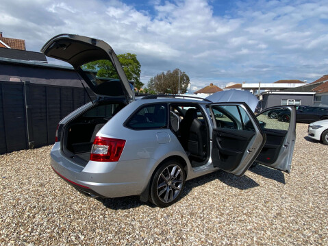 Skoda Octavia 2.0 Octavia vRS TSi Semi-Auto 5dr 47