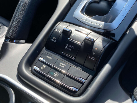 Porsche Cayenne 4.1 Cayenne V8 D S Tiptronic S Auto 4WD 5dr 31