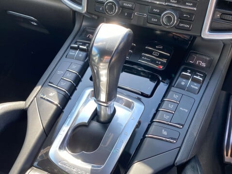 Porsche Cayenne 4.1 Cayenne V8 D S Tiptronic S Auto 4WD 5dr 32