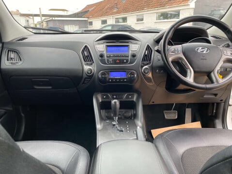 Hyundai ix35 2.0 ix35 SE 4WD CRDi Auto 4WD 5dr 24