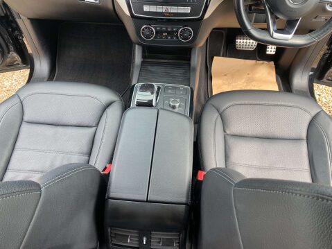 Mercedes-Benz GLE 3.0 GLE 350 D 4Matic AMG Line Auto 4WD 5dr 30