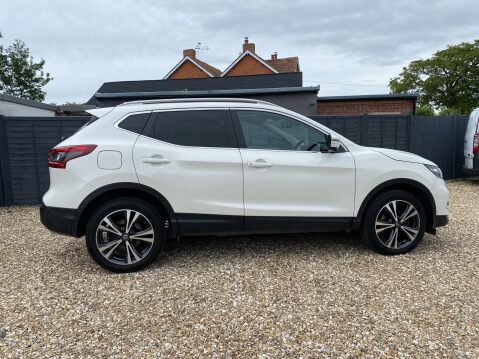 Nissan Qashqai 1.2 Qashqai N-Connecta DiG-T CVT 5dr 3
