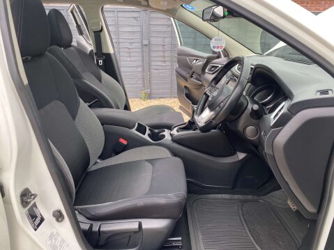 Nissan Qashqai 1.2 Qashqai N-Connecta DiG-T CVT 5dr 11