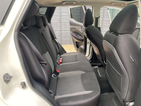 Nissan Qashqai 1.2 Qashqai N-Connecta DiG-T CVT 5dr 13