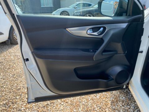 Nissan Qashqai 1.2 Qashqai N-Connecta DiG-T CVT 5dr 19