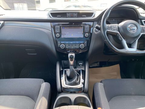 Nissan Qashqai 1.2 Qashqai N-Connecta DiG-T CVT 5dr 30