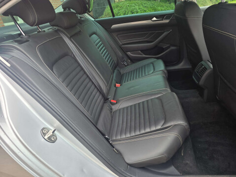 Volkswagen Passat 1.5 Passat SEL TSi Evo Semi-Auto 4dr 18
