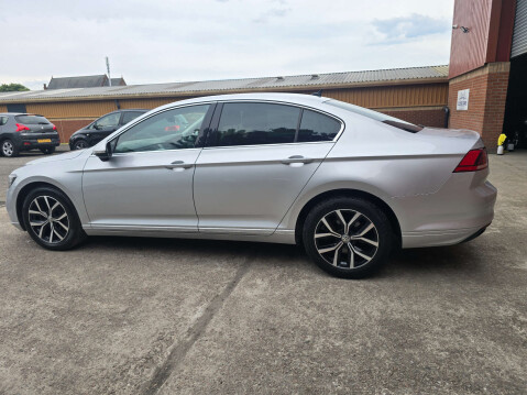 Volkswagen Passat 1.5 Passat SEL TSi Evo Semi-Auto 4dr 29