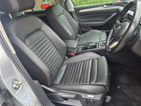 Volkswagen Passat 1.5 Passat SEL TSi Evo Semi-Auto 4dr 43