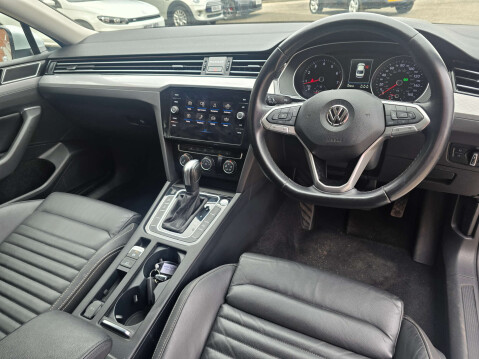 Volkswagen Passat 1.5 Passat SEL TSi Evo Semi-Auto 4dr 46