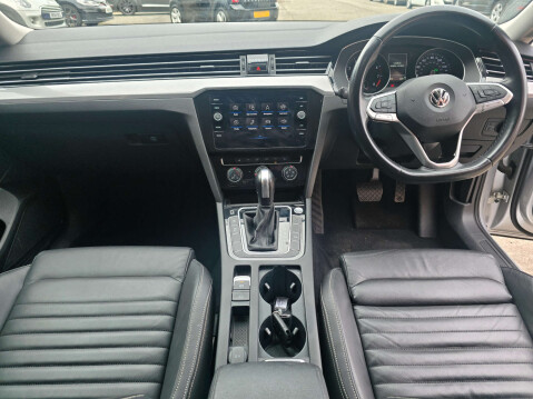 Volkswagen Passat 1.5 Passat SEL TSi Evo Semi-Auto 4dr 17