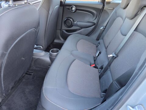 Mini Hatch 1.5 Cooper 5dr 54