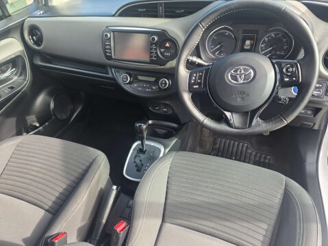 Toyota Yaris 1.5 Yaris Icon Tech VVT-i HEV CVT 5dr 13
