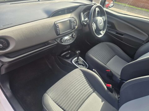 Toyota Yaris 1.5 Yaris Icon Tech VVT-i HEV CVT 5dr 15