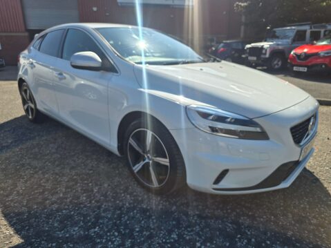 Volvo V40 2.0 V40 R-Design Nav+ T3 5dr 1