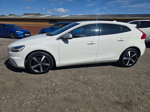Volvo V40 2.0 V40 R-Design Nav+ T3 5dr 27