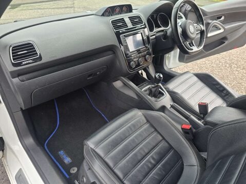 Volkswagen Scirocco 2.0 Scirocco R-Line BlueMotion Technology TDI 3dr 16