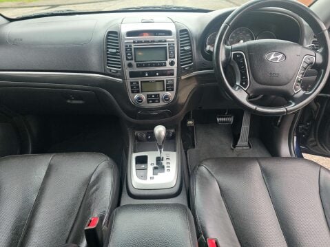Hyundai SANTA FE 2.2 Santa Fe Premium CRDi Auto 4WD 5dr 16