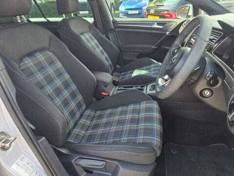 Volkswagen Golf 1.4 Golf GTE Advance Semi-Auto 5dr 43