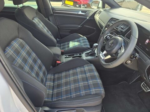 Volkswagen Golf 1.4 Golf GTE Advance Semi-Auto 5dr 44