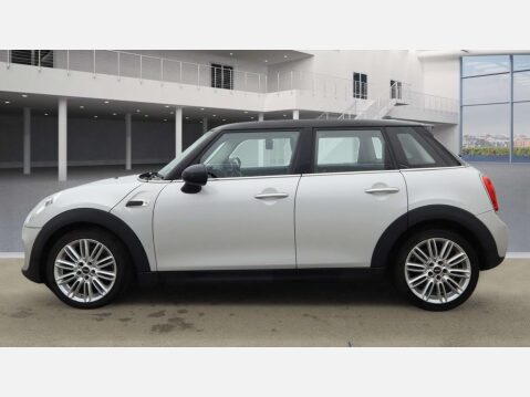 Mini Hatch 1.5 Cooper D 5dr 6
