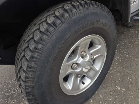 Land Rover Defender 2.5 Defender 110 Silver TD5 4WD 5dr 61