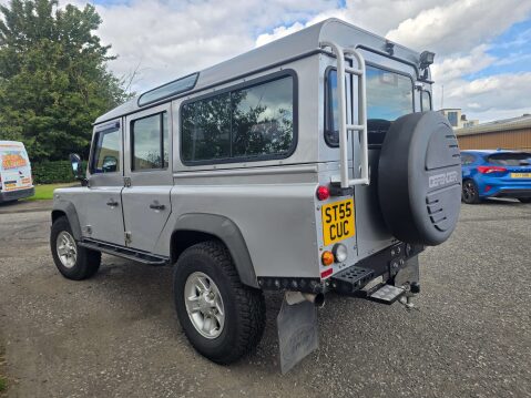Land Rover Defender 2.5 Defender 110 Silver TD5 4WD 5dr 31