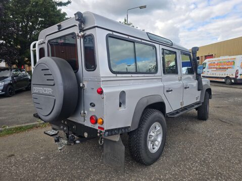 Land Rover Defender 2.5 Defender 110 Silver TD5 4WD 5dr 36