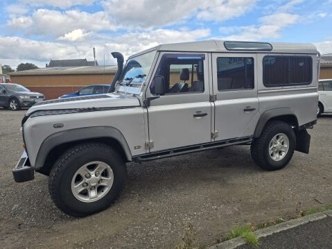 Land Rover Defender 2.5 Defender 110 Silver TD5 4WD 5dr 26