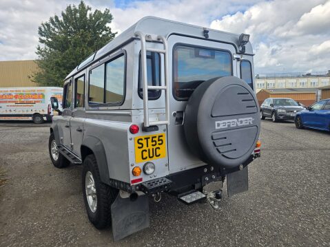 Land Rover Defender 2.5 Defender 110 Silver TD5 4WD 5dr 32