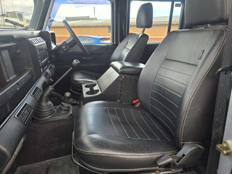 Land Rover Defender 2.5 Defender 110 Silver TD5 4WD 5dr 14