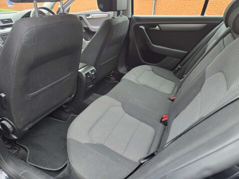 Volkswagen Passat 2.0 Passat Highline TDI BlueMotion Technology Semi-Auto 4dr 52