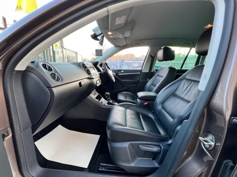 Volkswagen Tiguan 2.0 TDI BlueMotion Tech Match DSG 4WD Euro 5 (s/s) 5dr 52