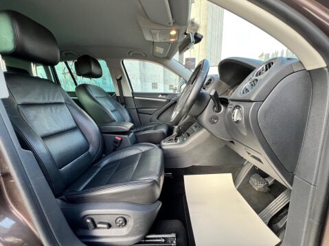 Volkswagen Tiguan 2.0 TDI BlueMotion Tech Match DSG 4WD Euro 5 (s/s) 5dr 40