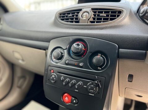 Renault Clio 1.5 dCi Expression 5dr 28